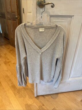 Peach Love California Light Tan V-Neck Ribbed Pullover